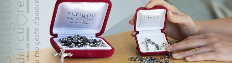 THE ROSARY - A PRECIOUS HEMATITE CROWN ROSARY WITH HEART-SHAPED BEADS INSIDE A PRACTICAL BOX