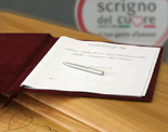 THE SIGNATURE BOOK - AVAILABLE IN BLUE OR DARK RED WITH MATCHING CORD Scrigno del Cuore 1