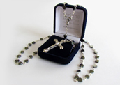 THE ROSARY - A PRECIOUS HEMATITE CROWN ROSARY WITH HEART-SHAPED BEADS INSIDE A PRACTICAL BOX 1